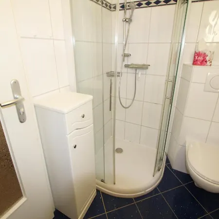 Trutz Blanker Hans - Duenenstr 19, App 7 *